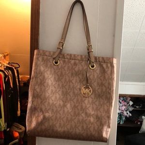 Michael Kors Monogram Jet Set Tote